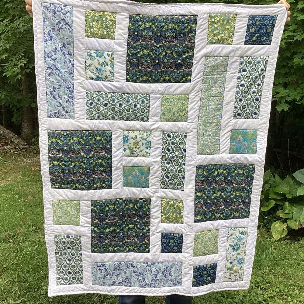 NWT. Hand Crafted Lap Quilt Tana Lawn Fbrics - Picture 3 of 16